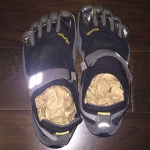 Size 9 very loved Vibrams!